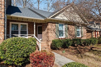 /international/us/19-milpond-lane-greensboro-nc-110106250384/