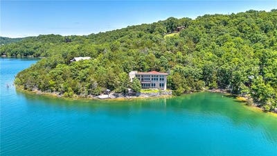 /international/us/289-county-road-1521-eureka-springs-ar-110099704423/