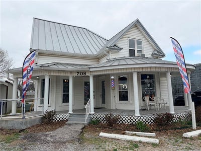 /international/us/708-s-mount-olive-street-siloam-springs-ar-110106308855/