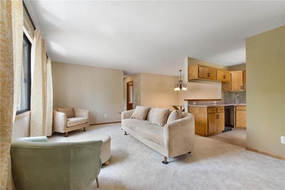 /international/us/7638-13th-street-n-oakdale-mn-110108193592/