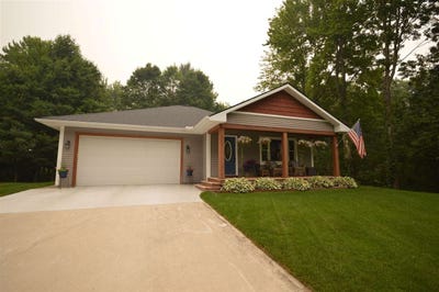 /international/us/727-earl-street-boyne-city-mi-110119384134/