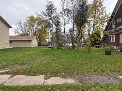 /international/us/428-2nd-ave-n-new-rockford-nd-110103169076/