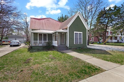 /international/us/331-w-grand-street-whitewright-tx-110106376446/