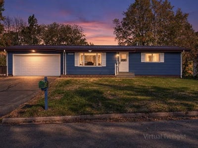 /international/us/1109-16th-avenue-e-menomonie-wi-110110406771/