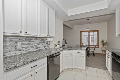 /international/us/2100-meadow-chase-lane-des-moines-ia-110107081040/