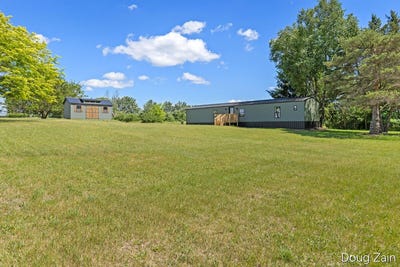 /international/us/1595-n-county-line-road-six-lakes-mi-110108956535/