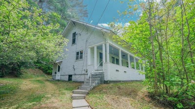/international/us/50-bates-road-cavendish-vt-110108548441/
