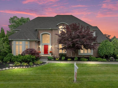 /international/us/22260-brockshire-street-novi-mi-110100504026/