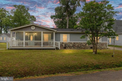 /international/us/315-lawrence-lane-colonial-beach-va-110107955239/