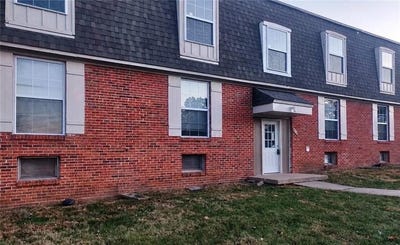 /international/us/8721-countryshire-lane-kansas-city-mo-110119887515/