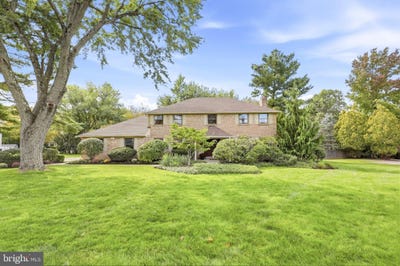 /international/us/1711-clinton-drive-ambler-pa-110110343982/