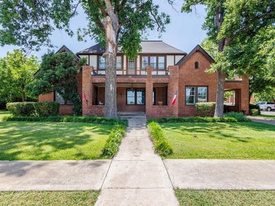 /international/us/315-w-pecan-street-coleman-tx-110100478107/