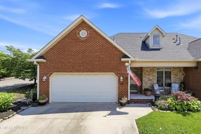 /international/us/7510-school-view-way-knoxville-tn-110108549996/