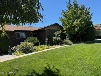 /international/us/5901-barge-st-yakima-wa-110101163528/