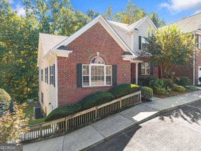 /international/us/2075-pine-tree-drive-buford-ga-110120629354/