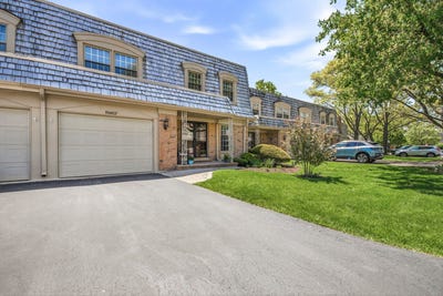 /international/us/19w107-avenue-normandy-n-oak-brook-il-110107850940/