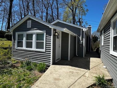 /international/us/23-west-drive-port-washington-ny-110107463299/