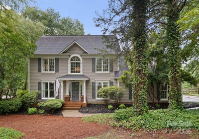 /international/us/2509-honey-creek-lane-matthews-nc-110101450763/?lang=id