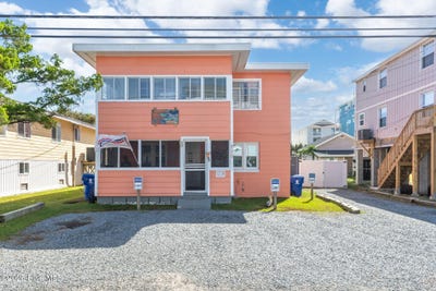 /international/us/710-canal-drive-carolina-beach-nc-110109644789/