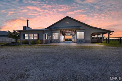/international/us/13420-hanne-trail-wright-city-mo-110098952030/