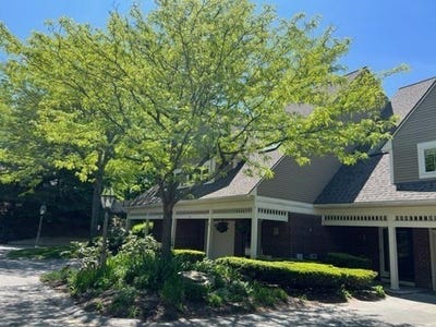 /international/us/74-s-quinsigamond-ave-shrewsbury-ma-110120576422/