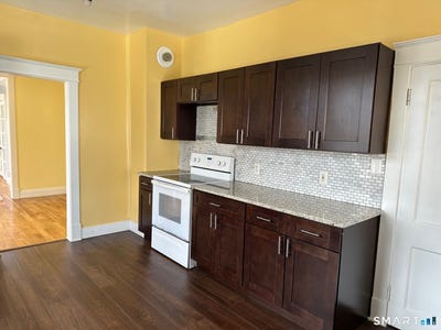 /international/us/20-taylor-street-torrington-ct-110106469215/
