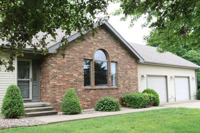 /international/us/200-north-blair-drive-stockton-mo-110099927462/