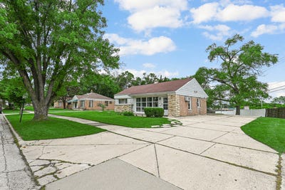 /international/us/17561-sycamore-drive-homewood-il-110120411533/