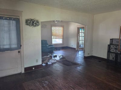 /international/us/220-n-28th-street-parsons-ks-110107843060/
