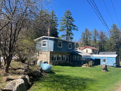/international/us/1609-n-shore-hadley-ny-110098358537/