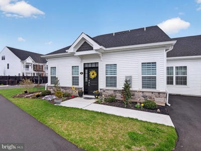 /international/us/83-cedar-circle-levittown-pa-110107334804/