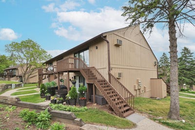 /international/us/22-jamaica-colony-fox-lake-il-110108144388/
