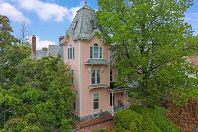 /international/us/270-orange-street-manchester-nh-110108492177/