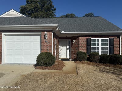 /international/us/213-new-hope-village-drive-goldsboro-nc-110105019373/