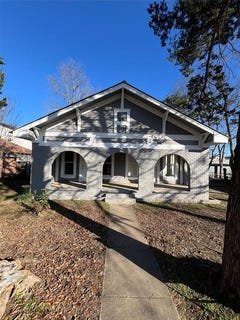 /international/us/304-n-broadway-street-broken-bow-ok-110101310254/?lang=id