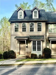 /international/us/425-georgetown-circle-fayetteville-nc-110104405790/