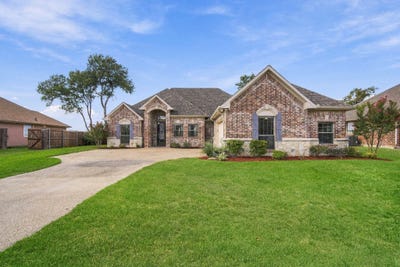 /international/us/810-woodcrest-drive-ennis-tx-110110320274/