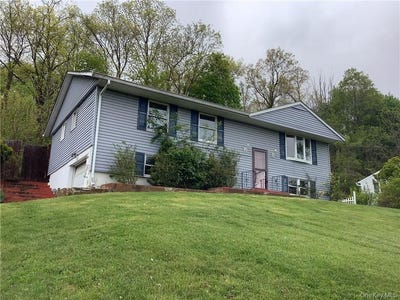 /international/us/19-mountainview-drive-highland-mills-ny-110107437850/