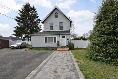 /international/us/25-hazel-street-central-islip-ny-110106852048/