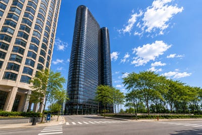 /international/us/155-n-harbor-drive-chicago-il-110109216618/