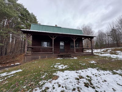 /international/us/1026-county-route-25-malone-ny-110108359728/