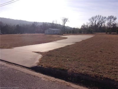 /international/us/1021-gar-creek-ln-ozark-ar-110104551375/