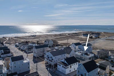 /international/us/14-16-dover-avenue-hampton-nh-110106564623/