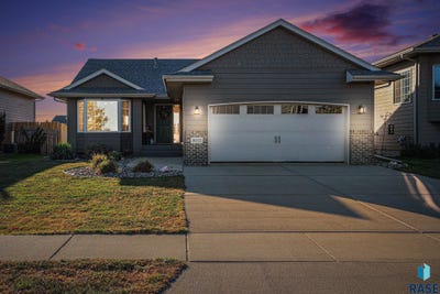 /international/us/8012-w-wilson-dr-sioux-falls-sd-110119660712/