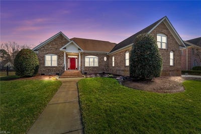 /international/us/333-greens-edge-drive-chesapeake-va-110120796264/