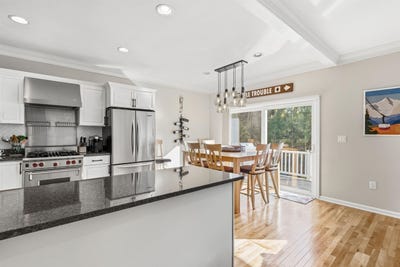 /international/us/112-woodland-loop-lincoln-nh-110107999497/