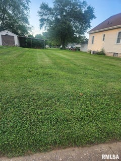 /international/us/2527-cedar-street-quincy-il-110101819274/