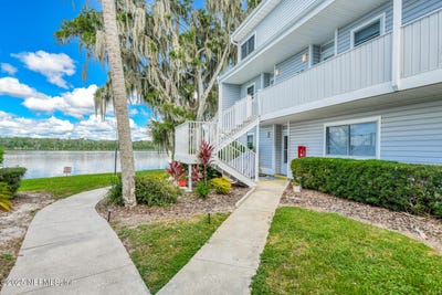 /international/us/222-river-bend-place-unit-bldg-c-welaka-fl-110100563403/