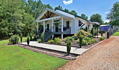 /international/us/933-dogwood-lane-townville-sc-110100943207/