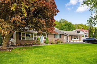 /international/us/8-new-spencer-road-charlton-ma-110101528107/?lang=id
